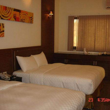 Hip Spa Motel Taichung Exterior foto