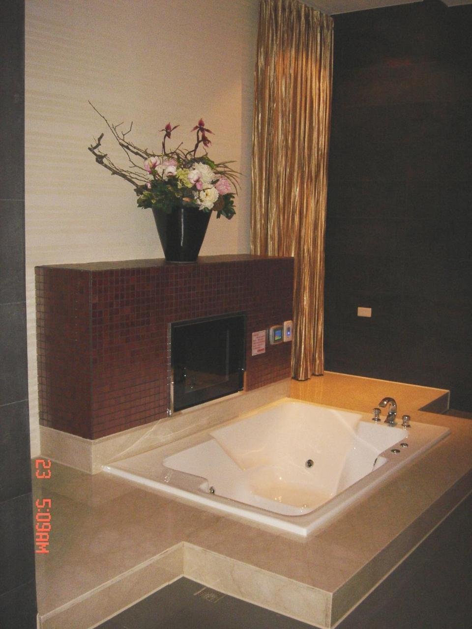 Hip Spa Motel Taichung Exterior foto